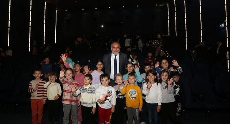 Canik’te Çocuklar Sinemayla Doyasıya Eğlendi