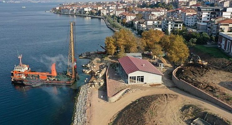Değirmendere çekek yeri için kazıklar çakılıyor