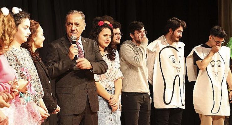 DEÜ Miniklere Diş Sağlığını Oyun İle anlattı