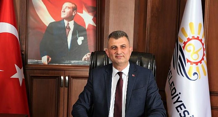 Gölcük Belediye Başkanı Ali Yıldırım Sezer’den Öğretmenler Günü Mesajı