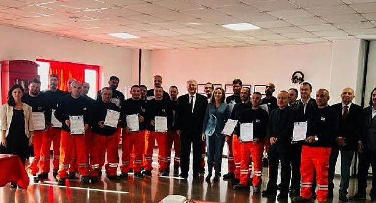 İzmir Metro’nun 26 personeli daha yeterlilik belgesini aldı