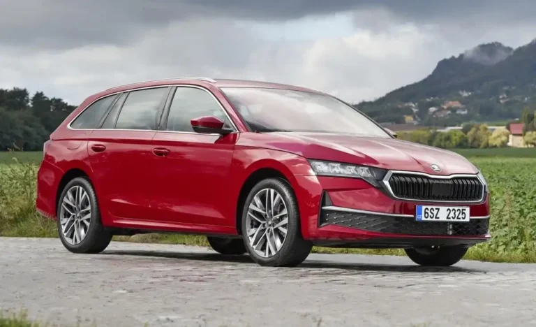Yeni Skoda Octavia Tam Hibrit Özellikleriyle Tanıtıldı
